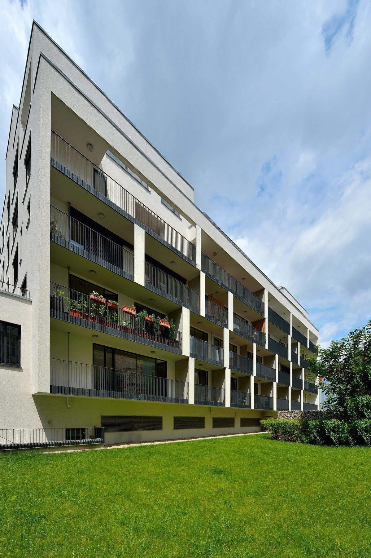 Ambiente Serviced Apartments - Dunajska Bratislava Exteriör bild