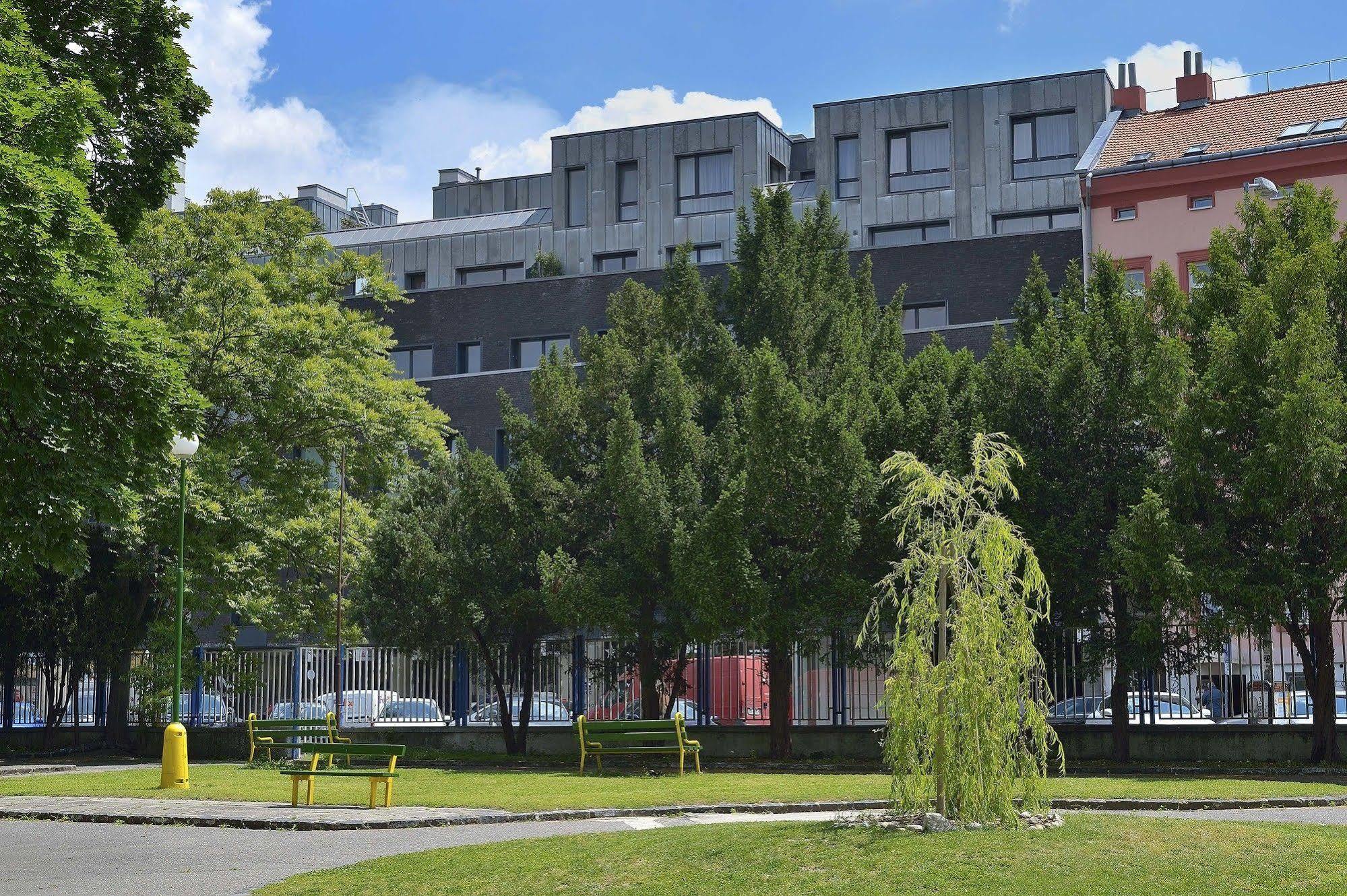 Ambiente Serviced Apartments - Dunajska Bratislava Exteriör bild