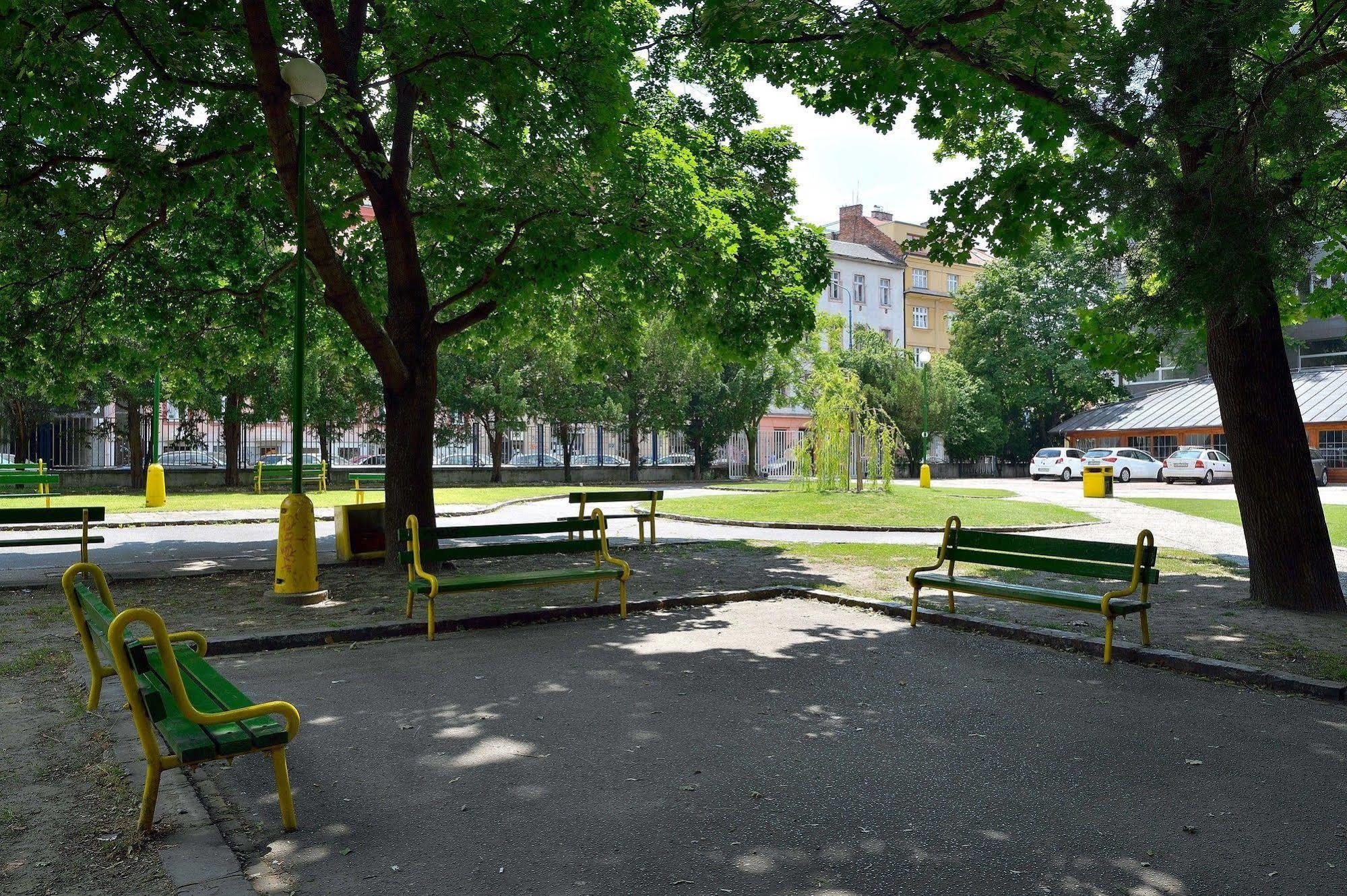 Ambiente Serviced Apartments - Dunajska Bratislava Exteriör bild