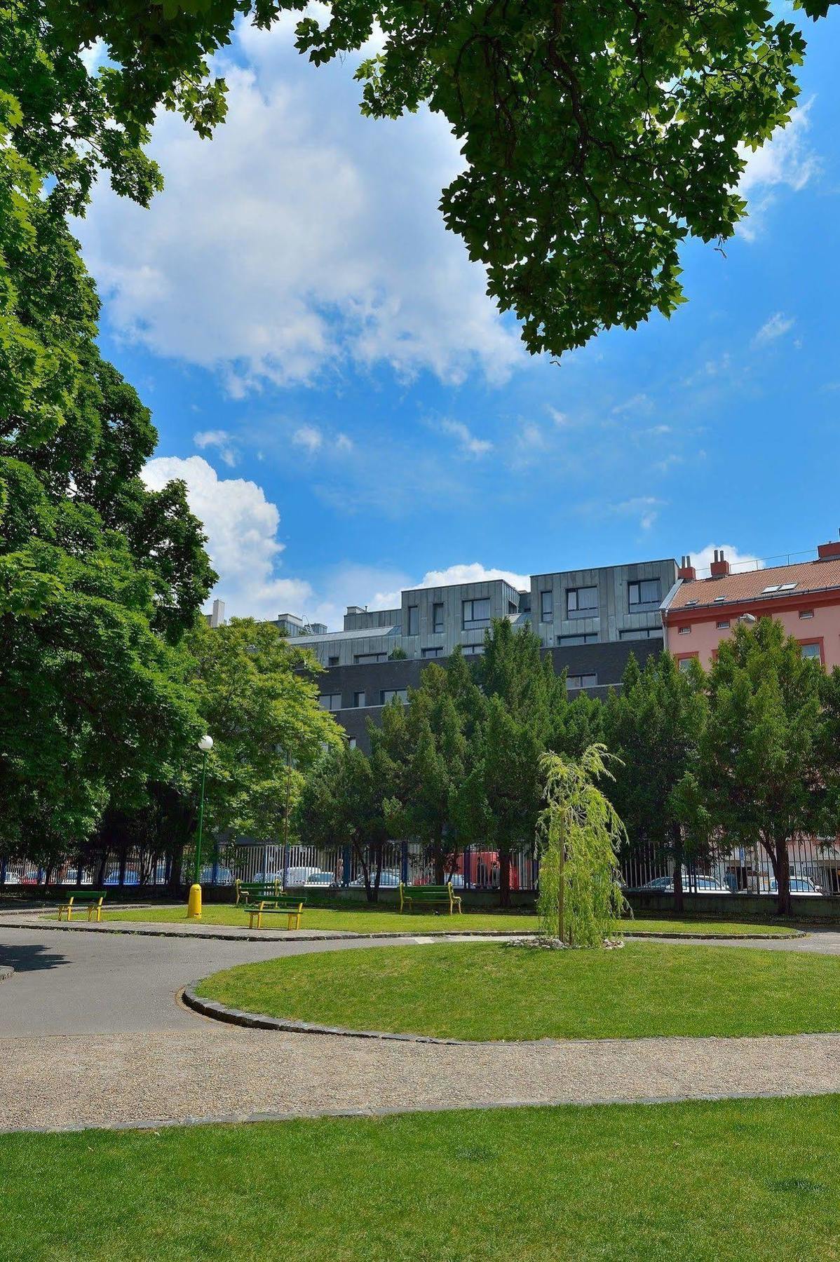Ambiente Serviced Apartments - Dunajska Bratislava Exteriör bild