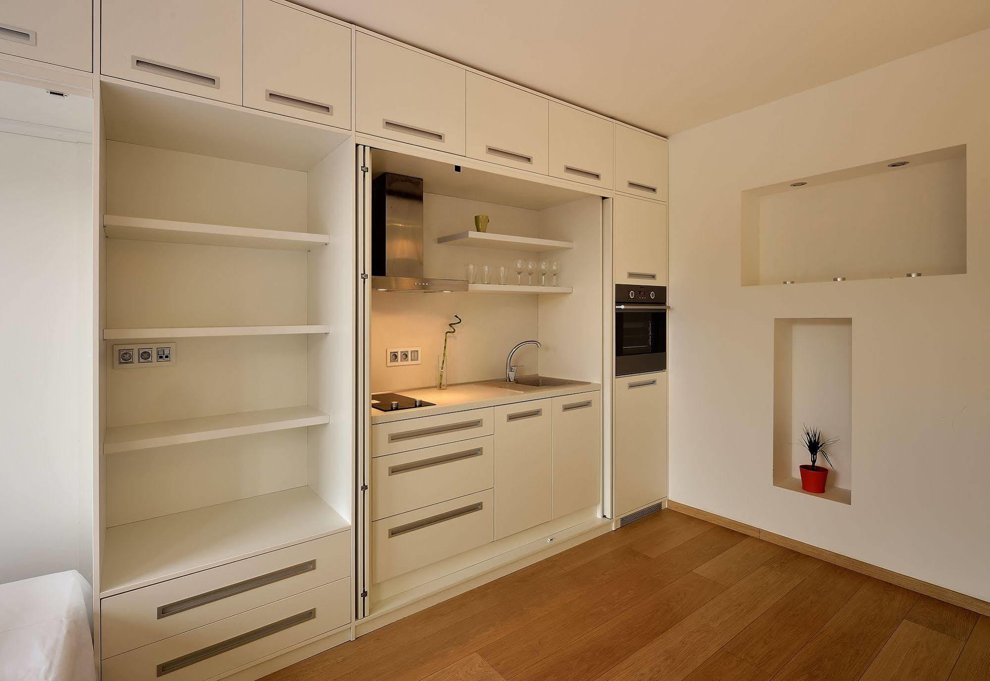 Ambiente Serviced Apartments - Dunajska Bratislava Exteriör bild
